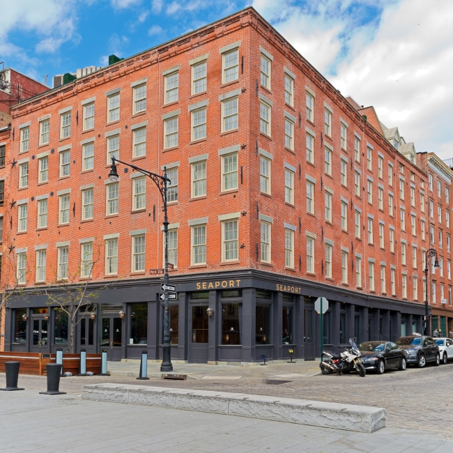 Exterior view of the brick facade 33 Hotel Seaport